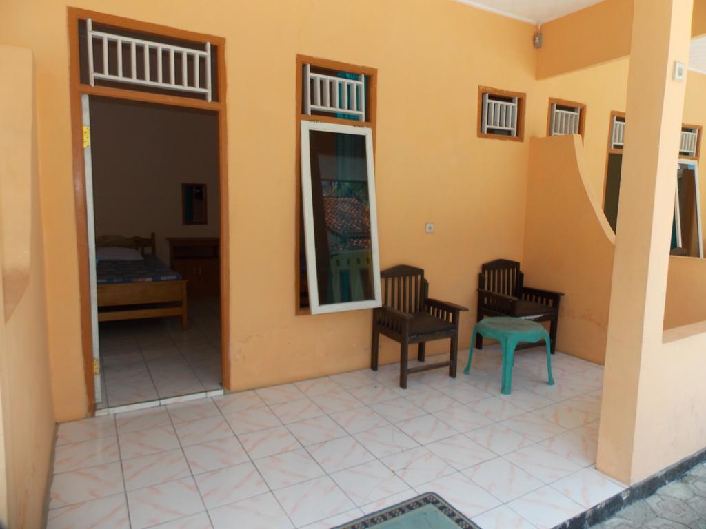 Hotel Putra Sindang Asih Batukaras Ngoại thất bức ảnh