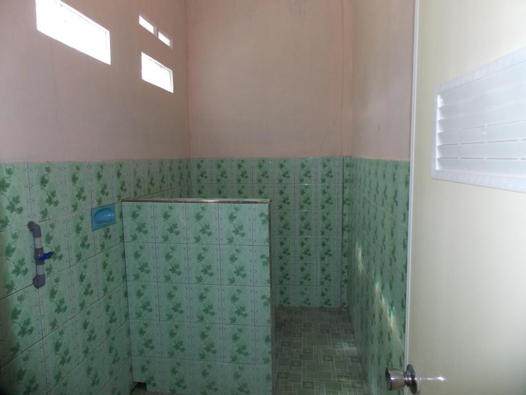 Hotel Putra Sindang Asih Batukaras Phòng bức ảnh